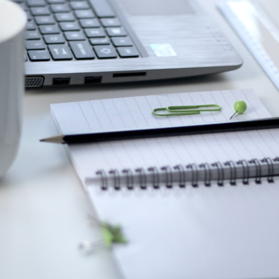 Blog Bespoke Versus Ready Made Elearning Content